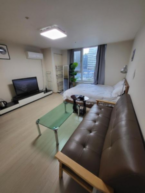 Perfect Stay in Gangnam, Just 3 Minutes from Gangnam , 8 Minutes from Yeoksam Station